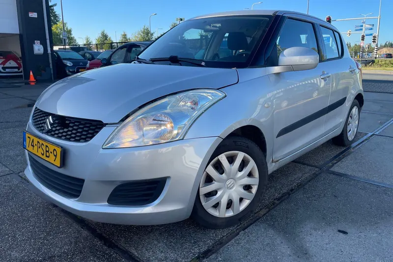 Suzuki Swift (2011)