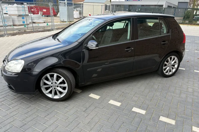 Volkswagen Golf (2005)