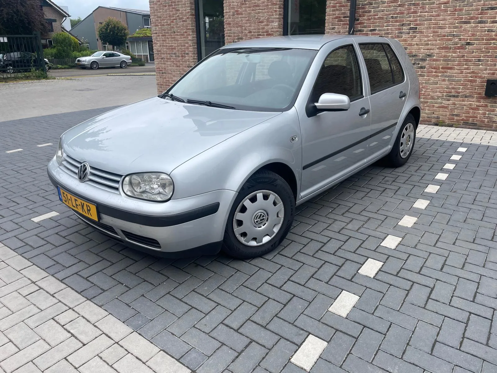 Volkswagen Golf (2002) — foto 1