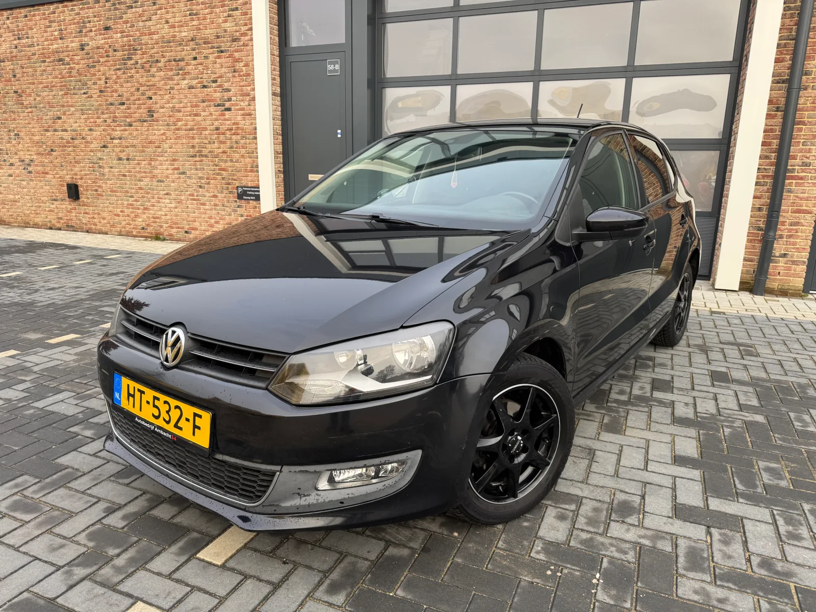 Volkswagen Polo (2011) — foto 1