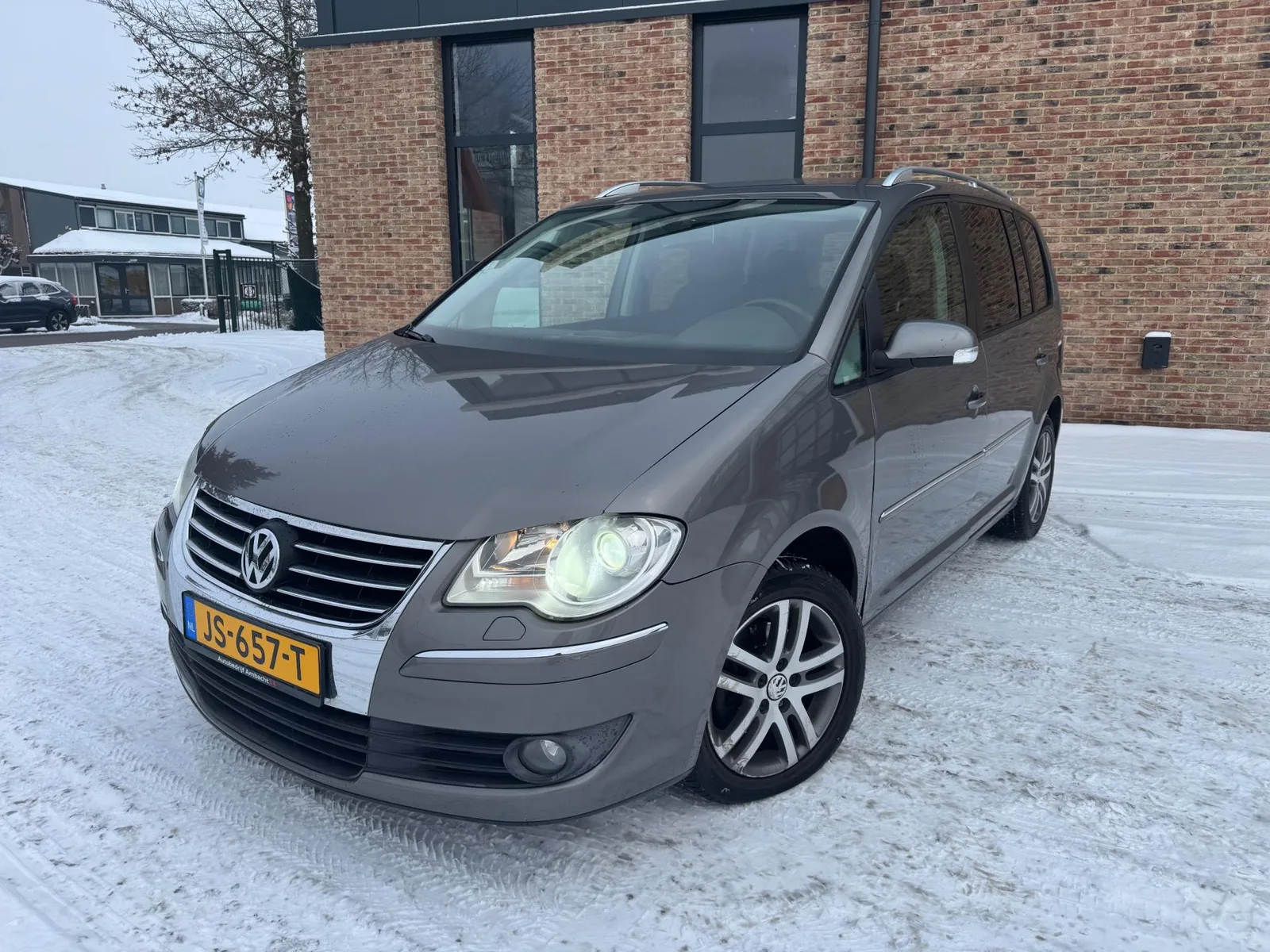 Volkswagen Touran (2008) — foto 1