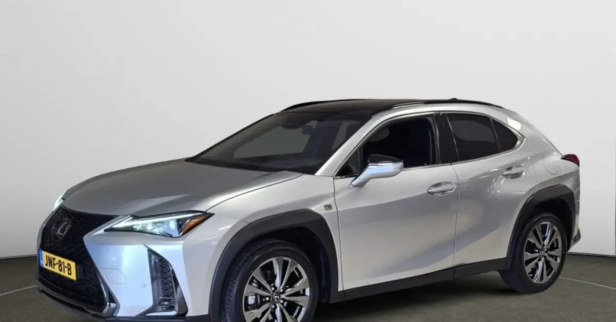 Lexus UX (2024) — foto 1