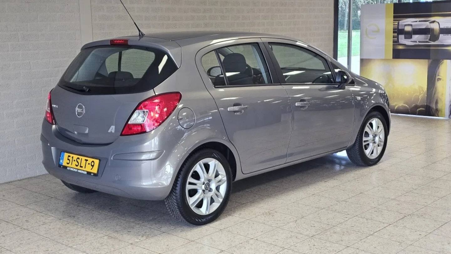 Opel Corsa (2011) — foto 1