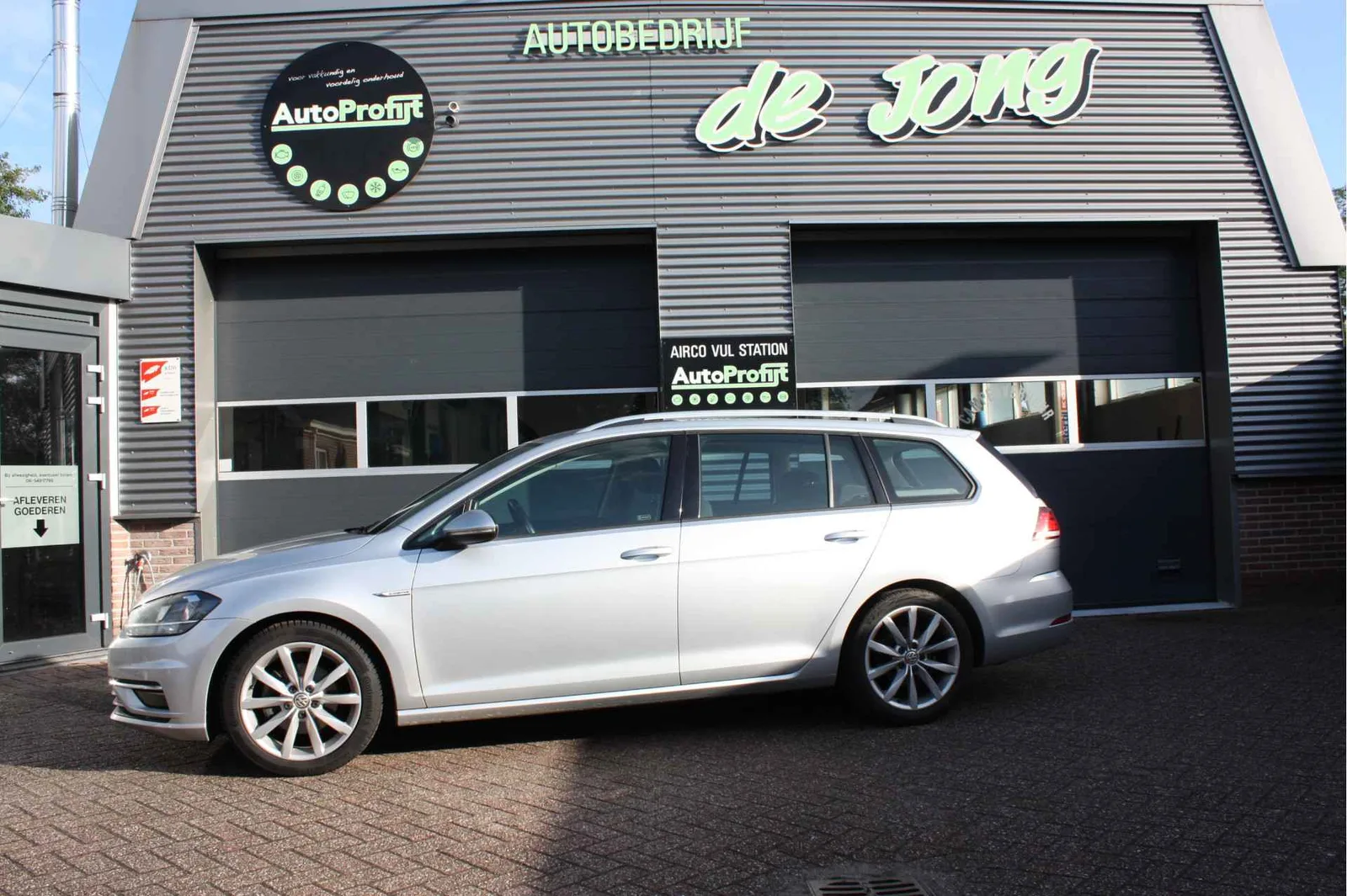 Volkswagen Golf (2018) — foto 1