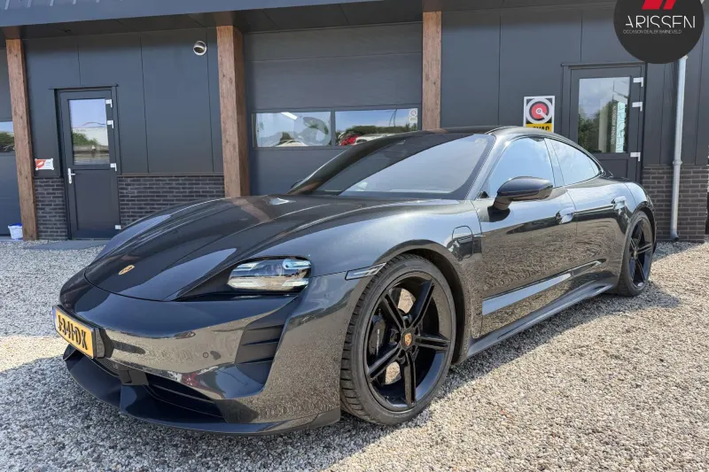 Porsche Taycan (2020)