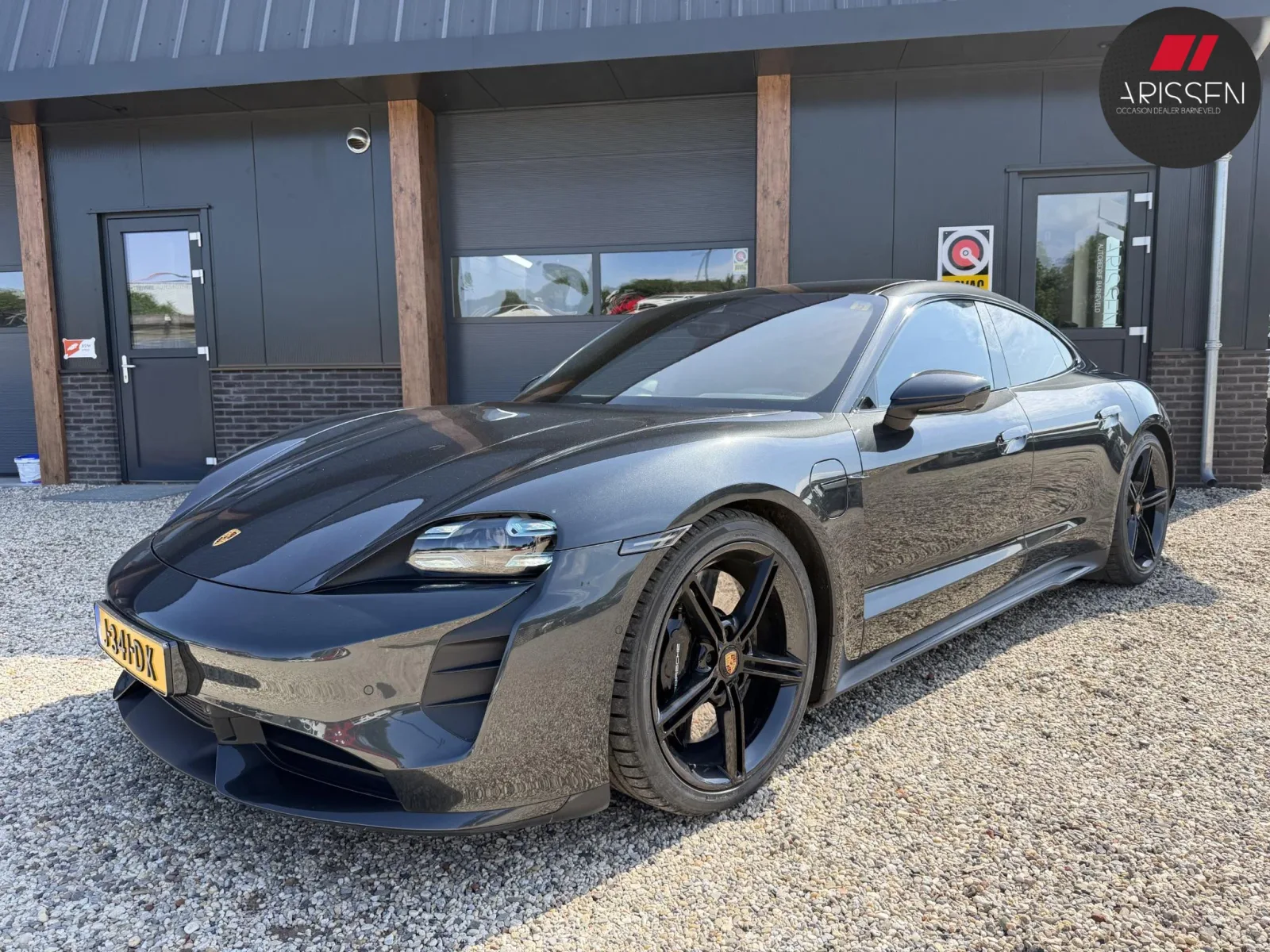 Porsche Taycan (2020) — foto 1