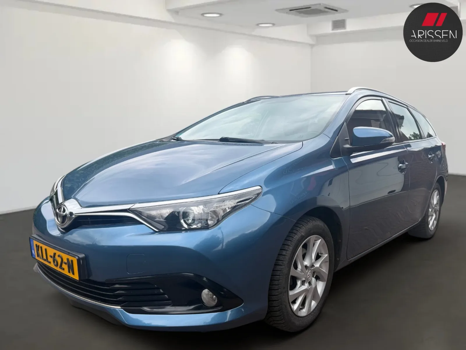 Toyota Auris (2015) — foto 1
