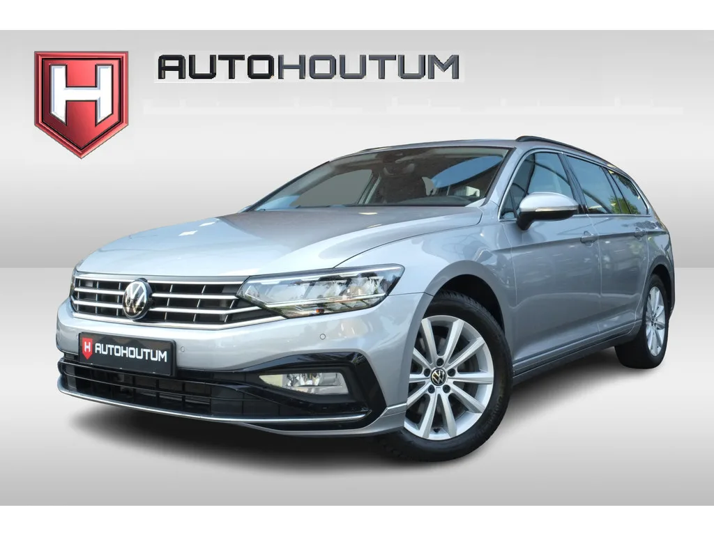 Volkswagen Passat (2023) — foto 1