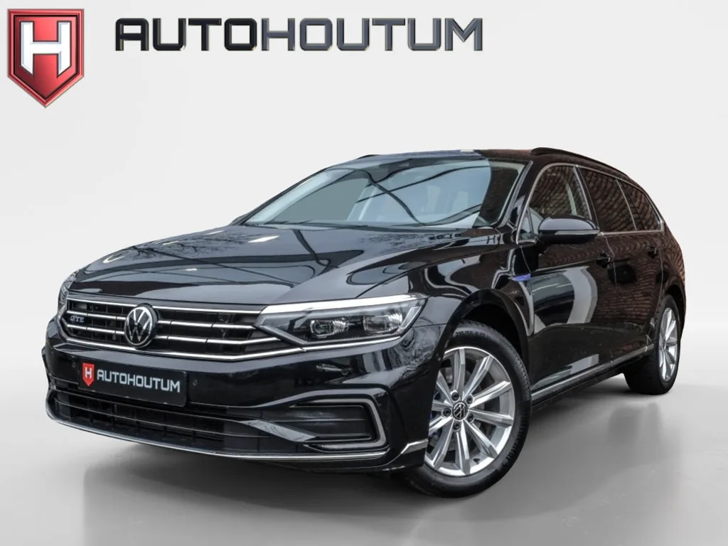 Volkswagen Passat (2023) — foto 1