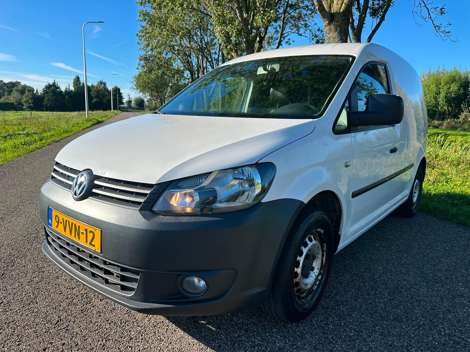 Volkswagen Caddy (2012) — foto 1