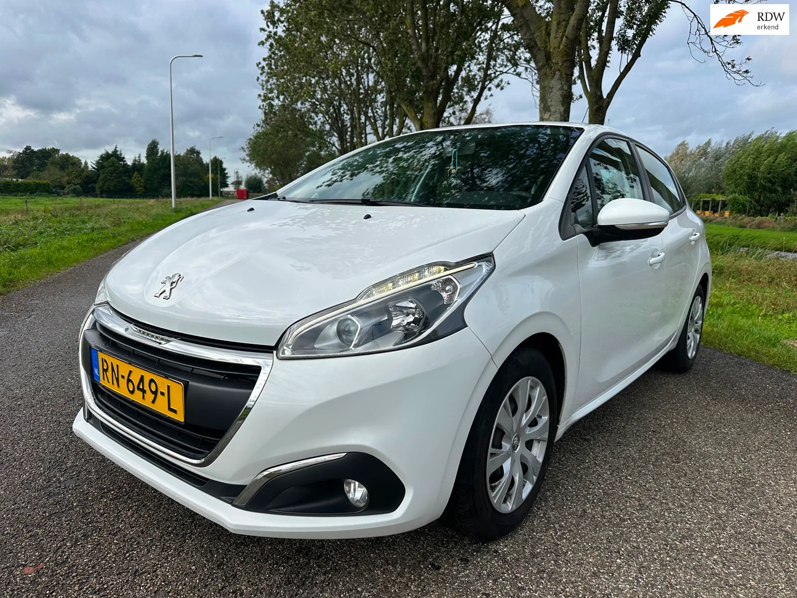 Peugeot 208 (2018) — foto 1