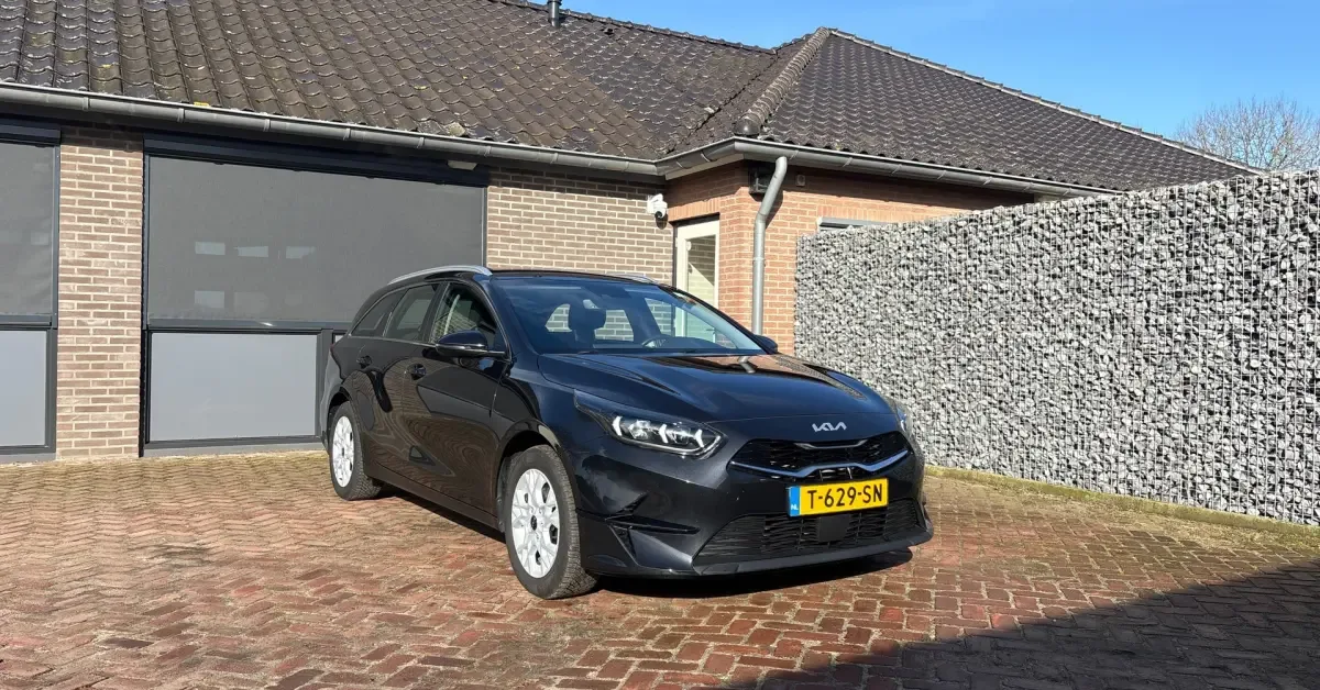 Kia Ceed (2023) — foto 1