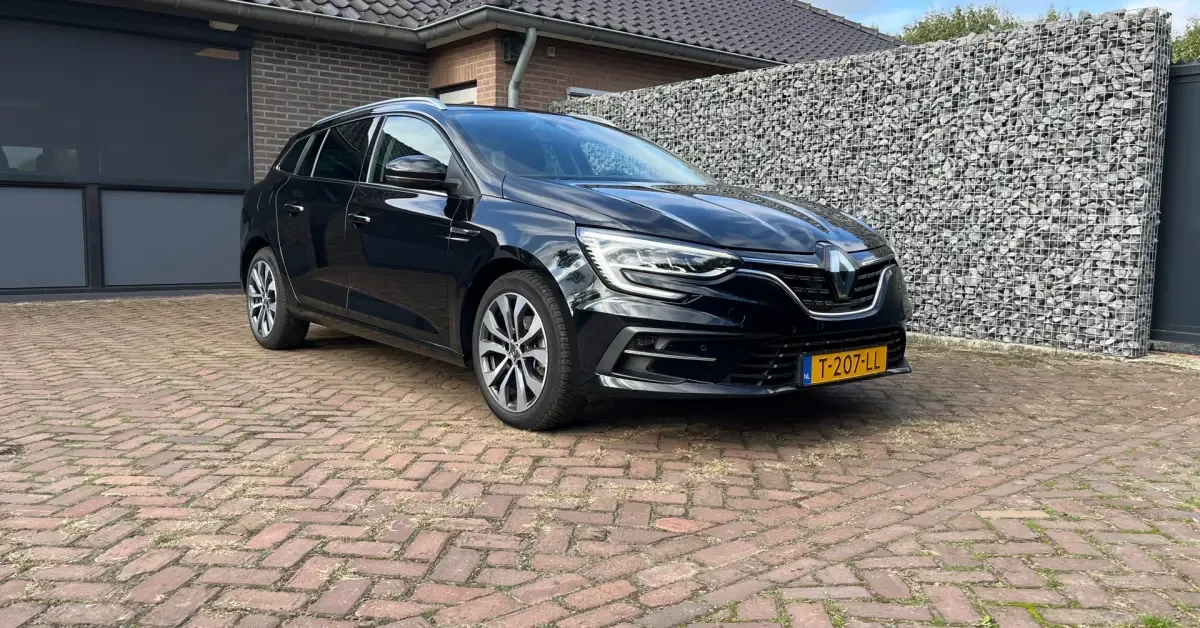 Renault Mégane (2023) — foto 1