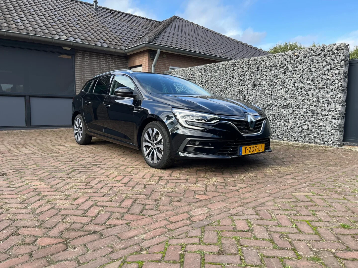 Renault Mégane (2023) — foto 1