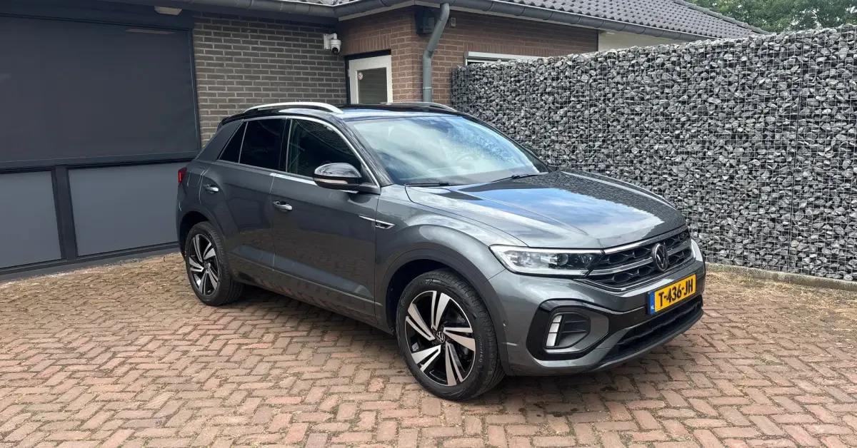 Volkswagen T-Roc (2023) — foto 1