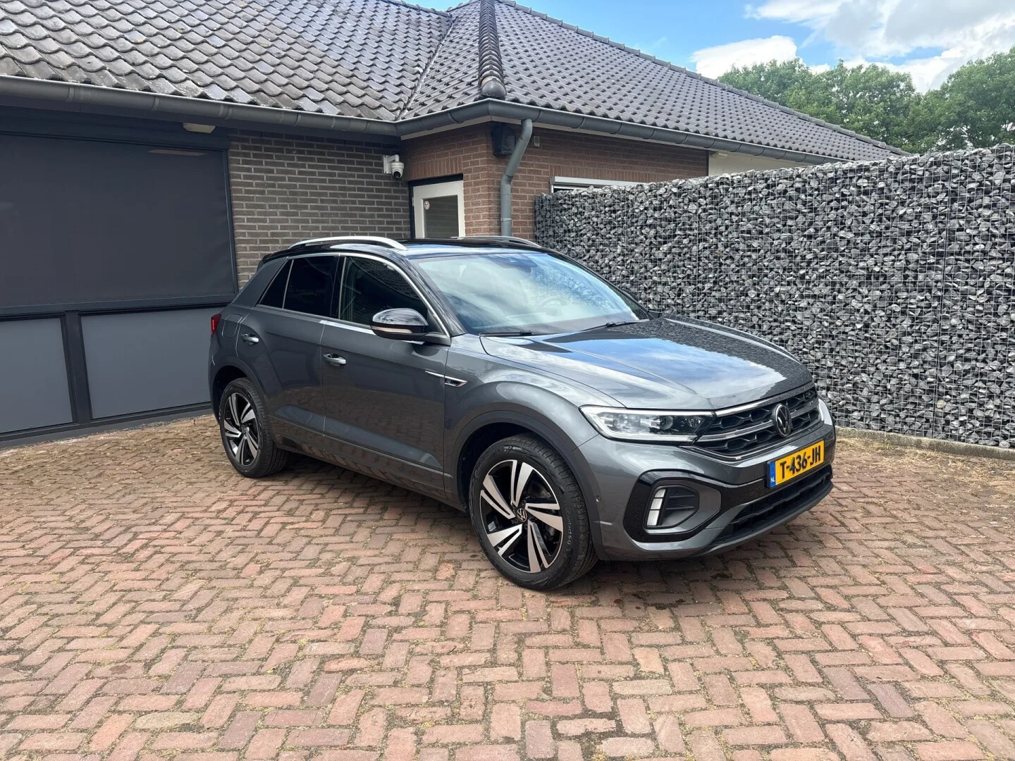 Volkswagen T-Roc (2023) — foto 1