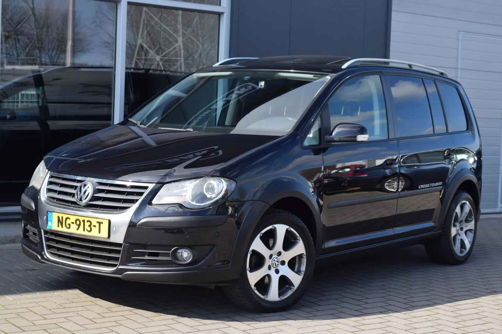 Volkswagen Touran (2007) — foto 1