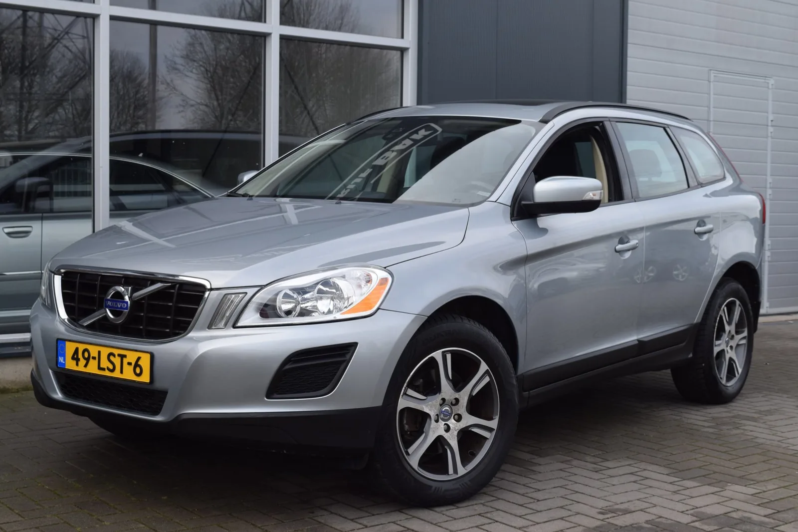 Volvo XC60 (2010) — foto 1
