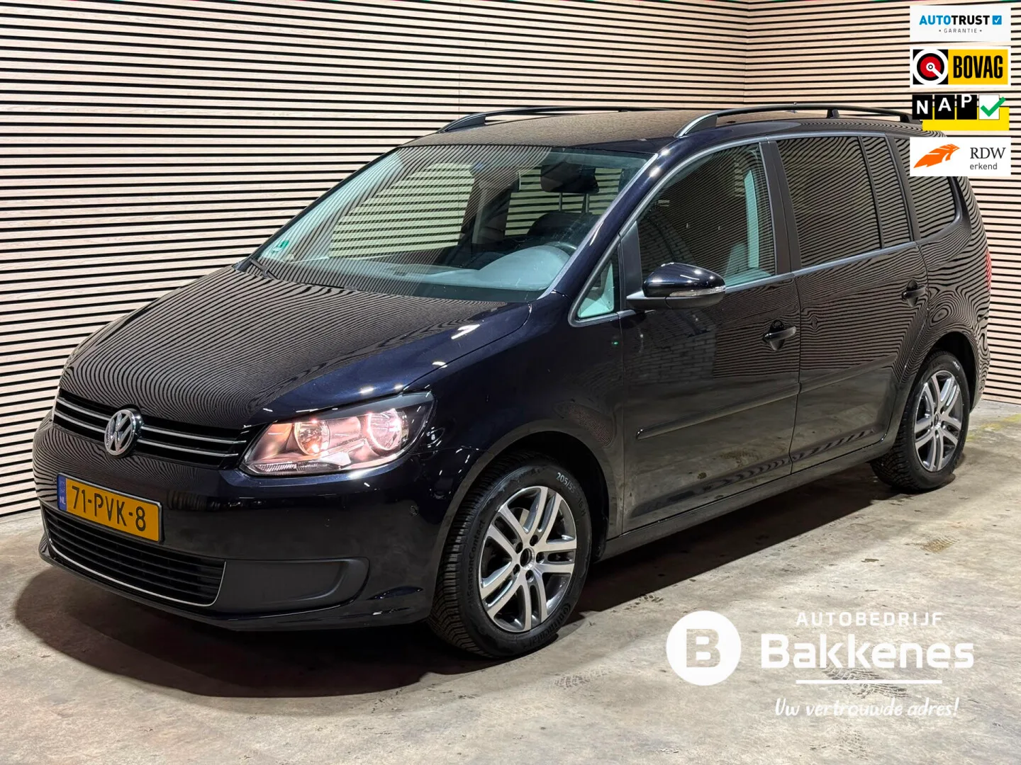 Volkswagen Touran (2011) — foto 1