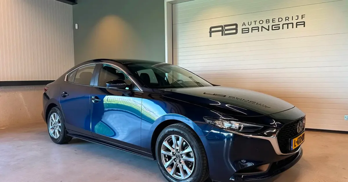 Mazda 3 (2021) — foto 1