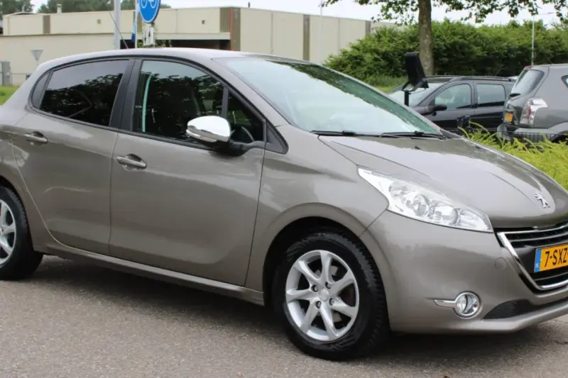 Peugeot 208 (2014)