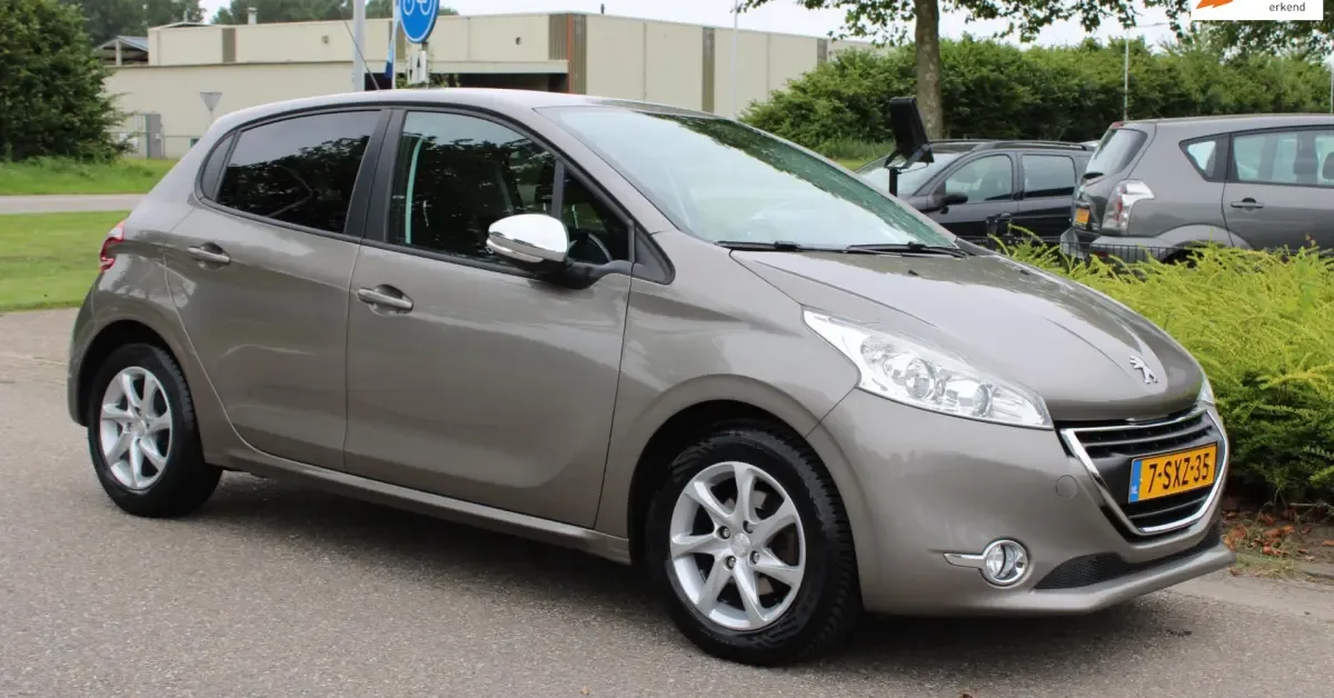 Peugeot 208 (2014) — foto 1