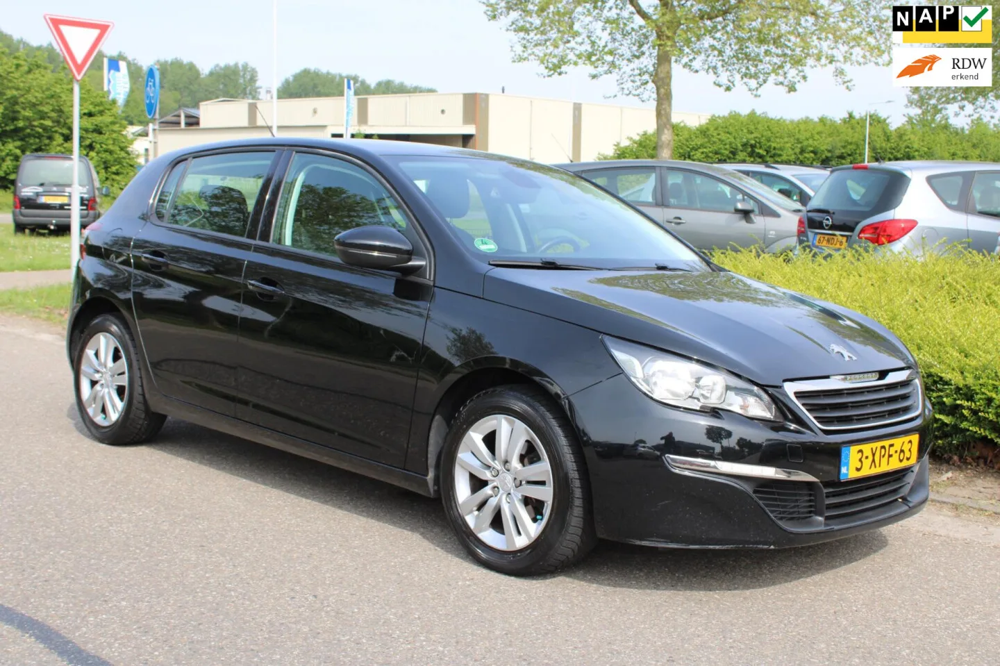 Peugeot 308 (2014) — foto 1