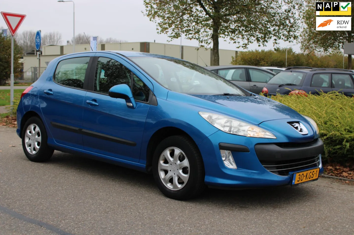 Peugeot 308 (2008) — foto 1