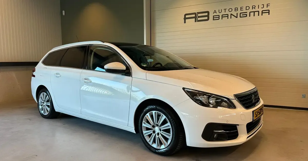 Peugeot 308 (2018) — foto 1