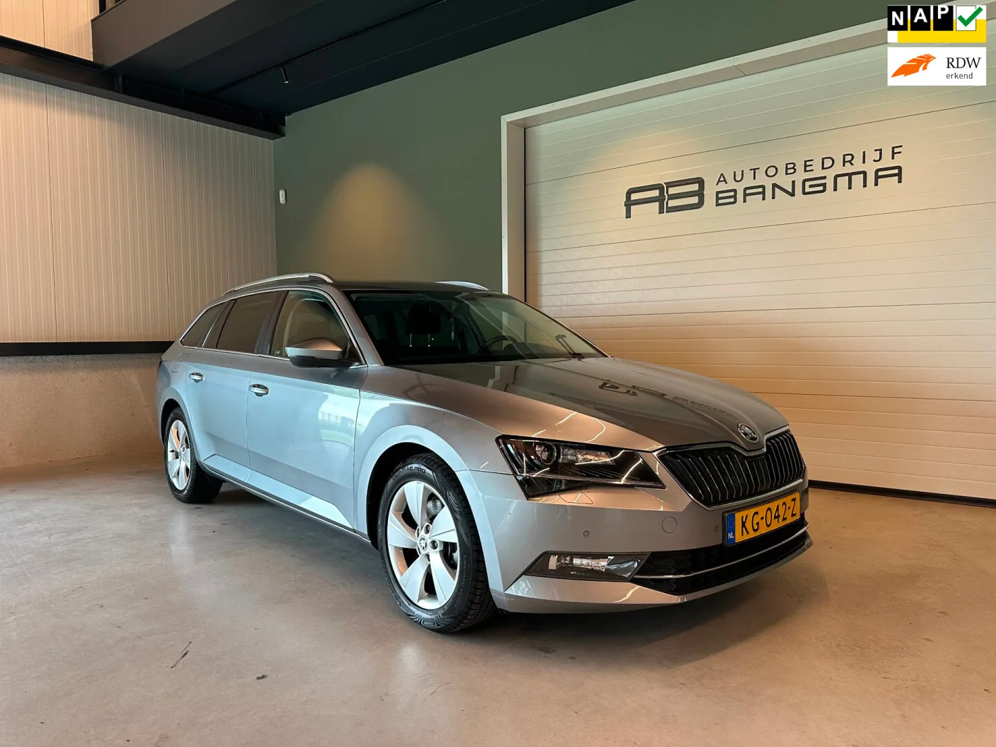 Škoda Superb (2016) — foto 1