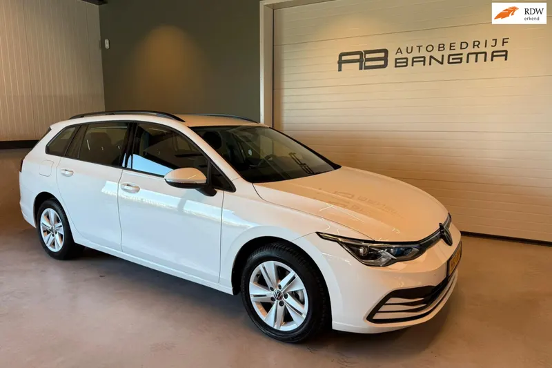 Volkswagen Golf (2023)