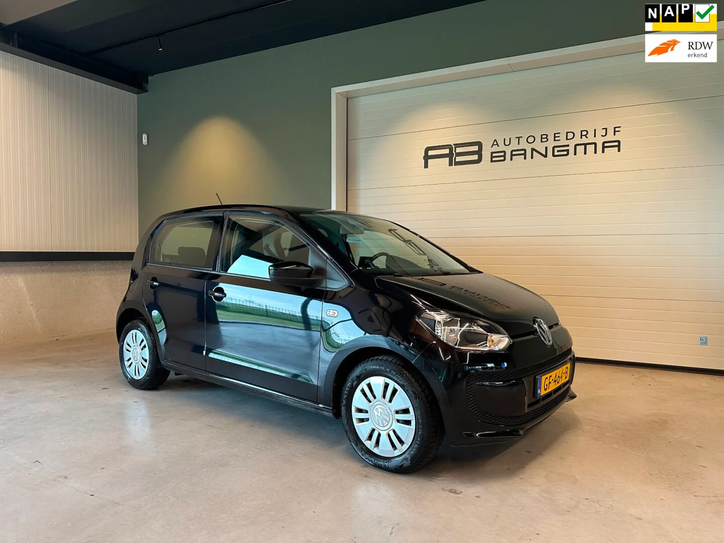Volkswagen Up! (2015) — foto 1