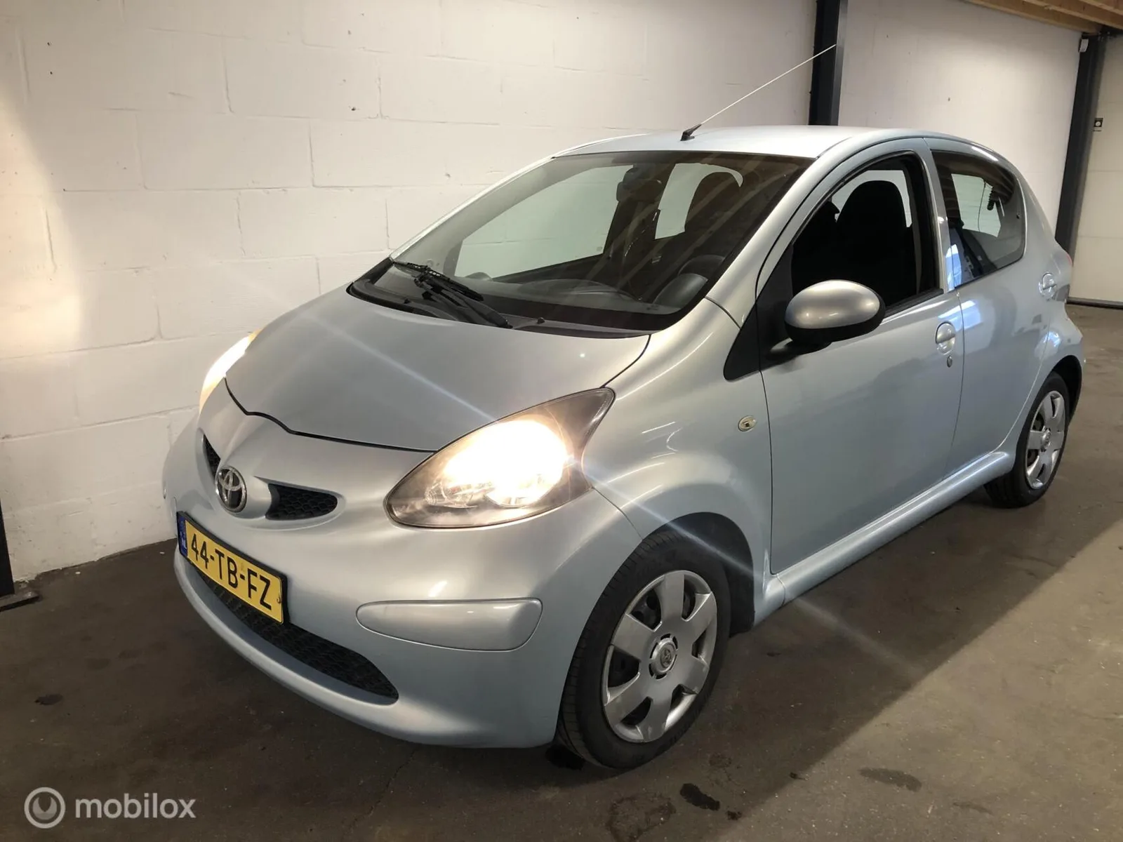Toyota Aygo (2006) — foto 1
