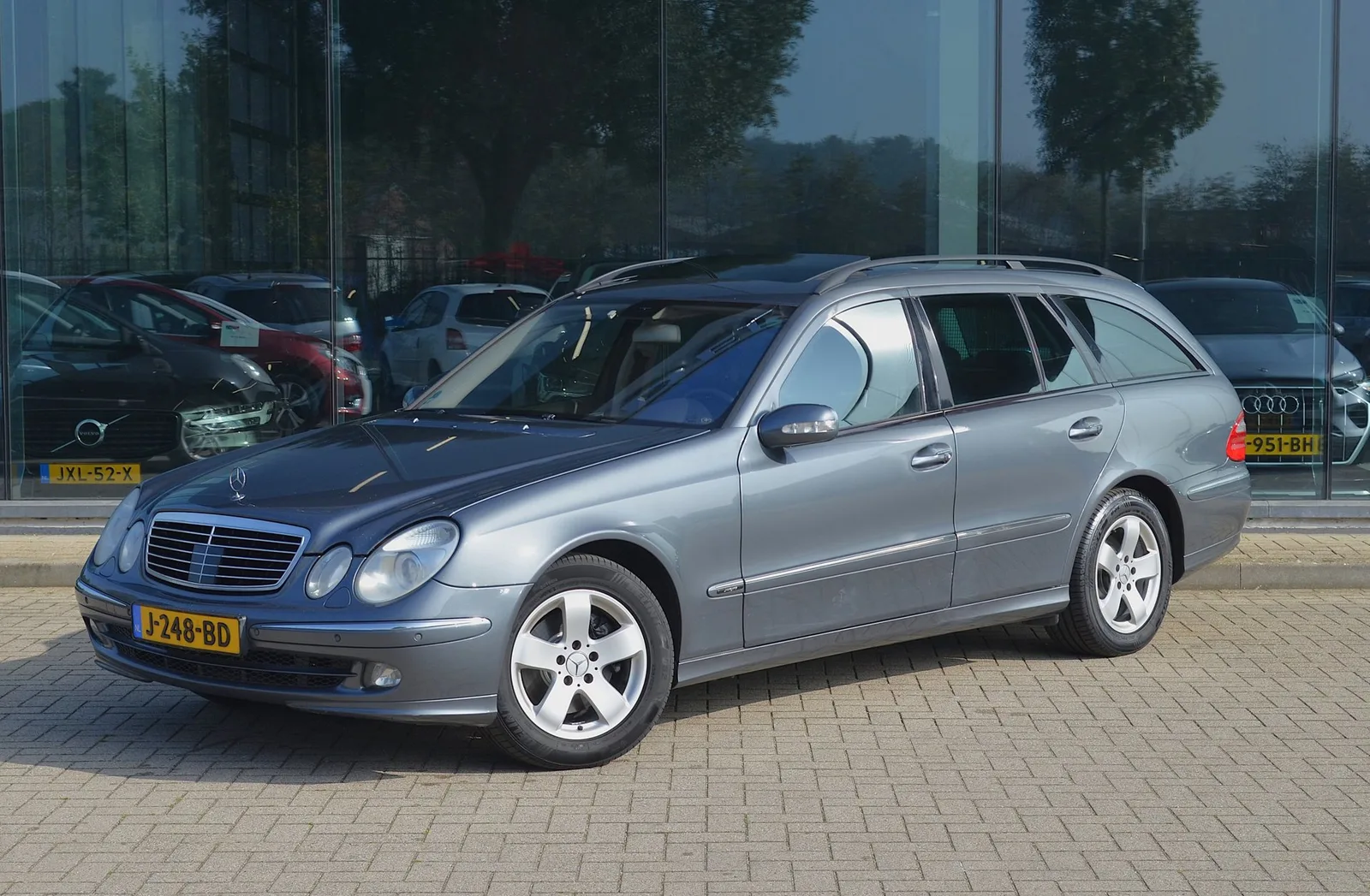 Mercedes-Benz E-Klasse (2005) — foto 1
