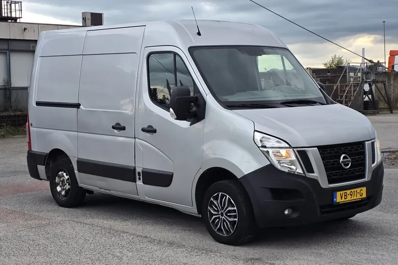 Nissan NV400 (2013)