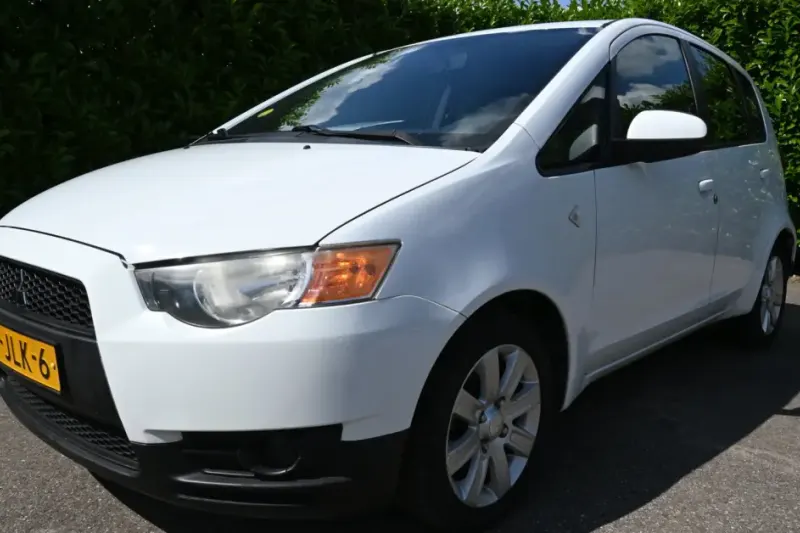 Mitsubishi Colt (2009)