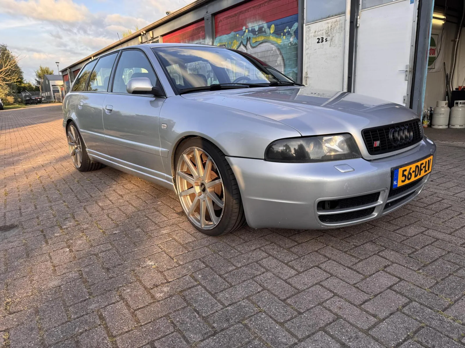 Audi S4 (1999) — foto 1