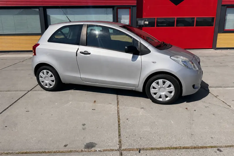 Toyota Yaris (2006)