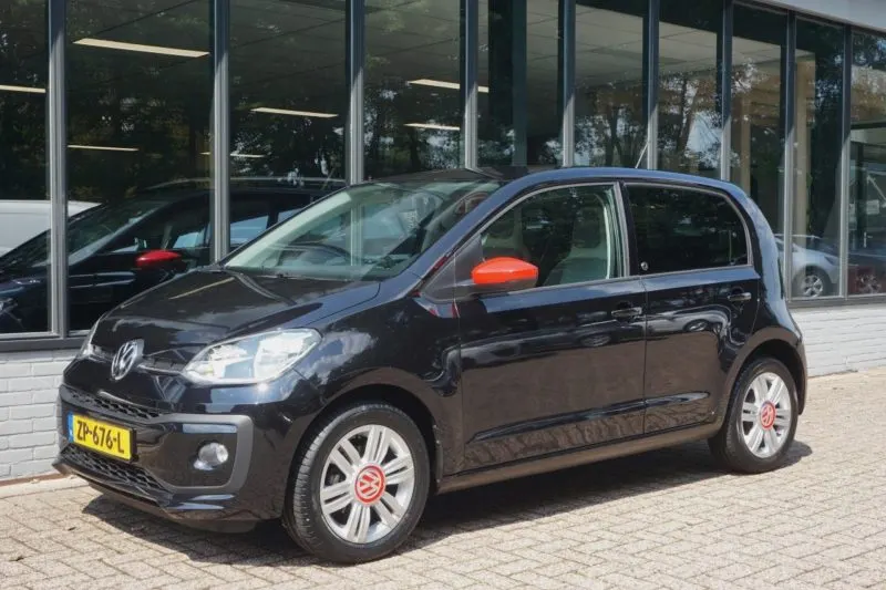 Volkswagen Up! (2017)