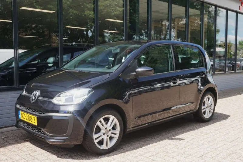 Volkswagen Up! (2017)