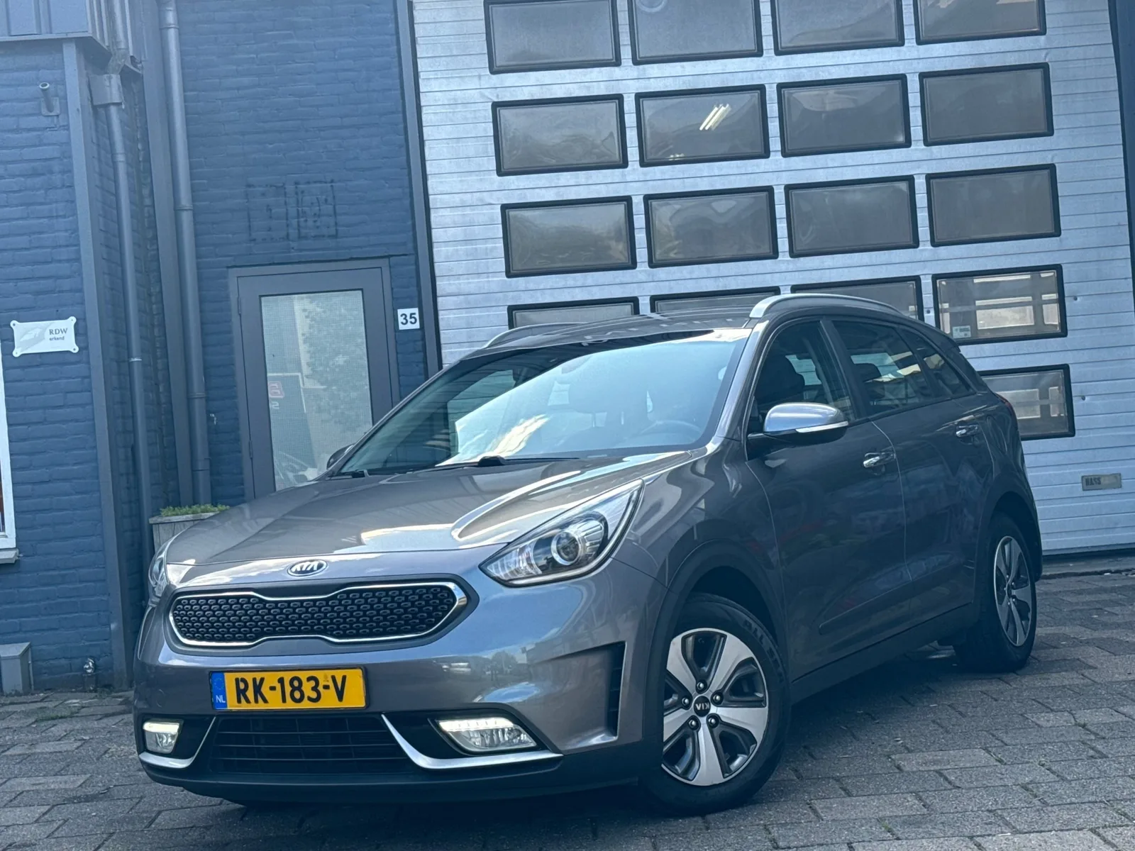Kia Niro (2017) — foto 1
