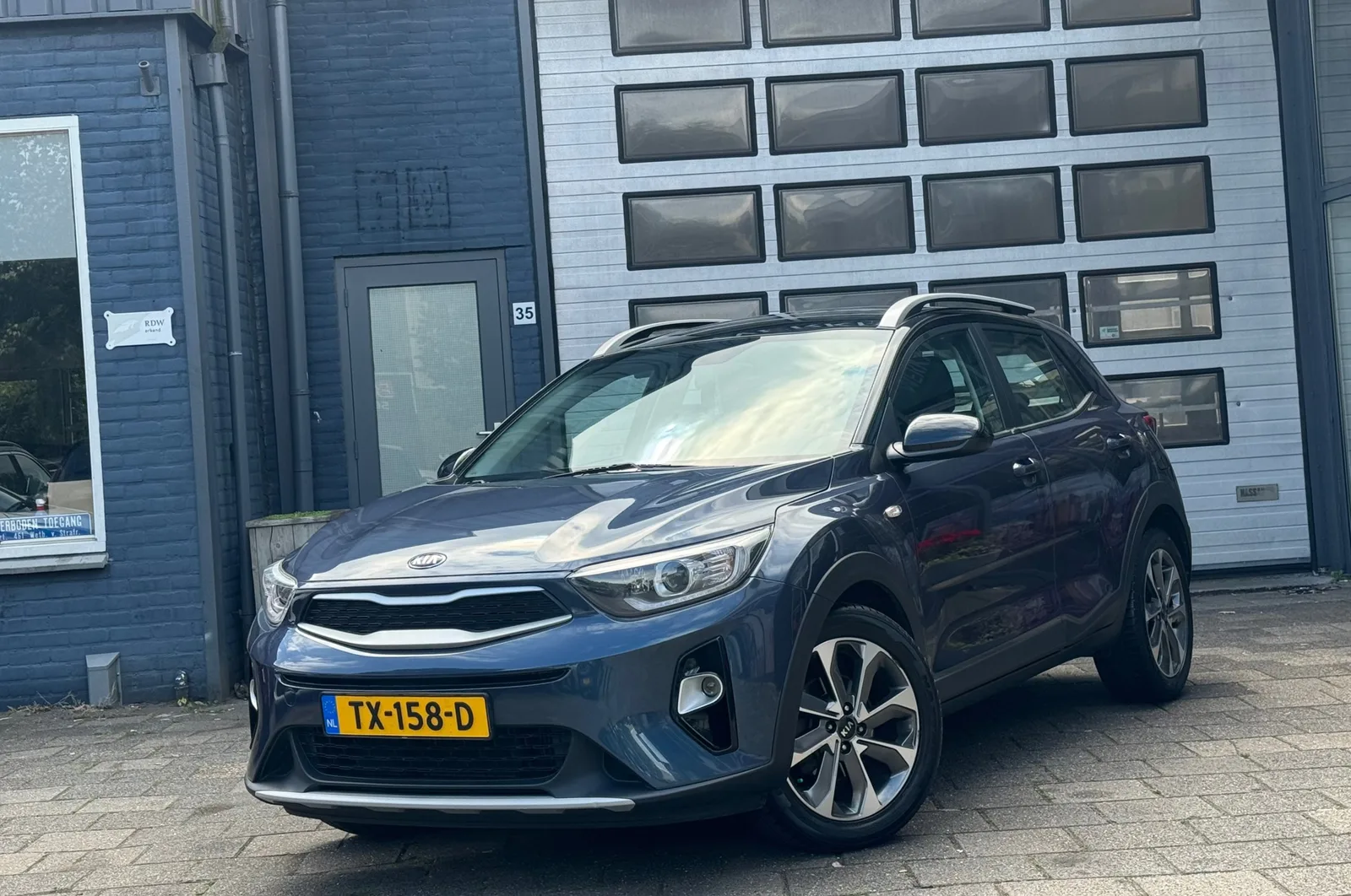 Kia Stonic (2018) — foto 1