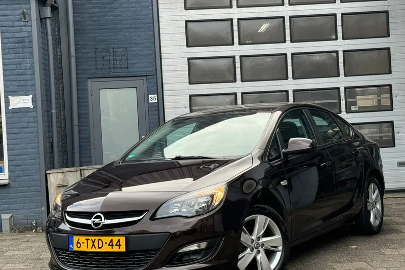 Opel Astra (2014)