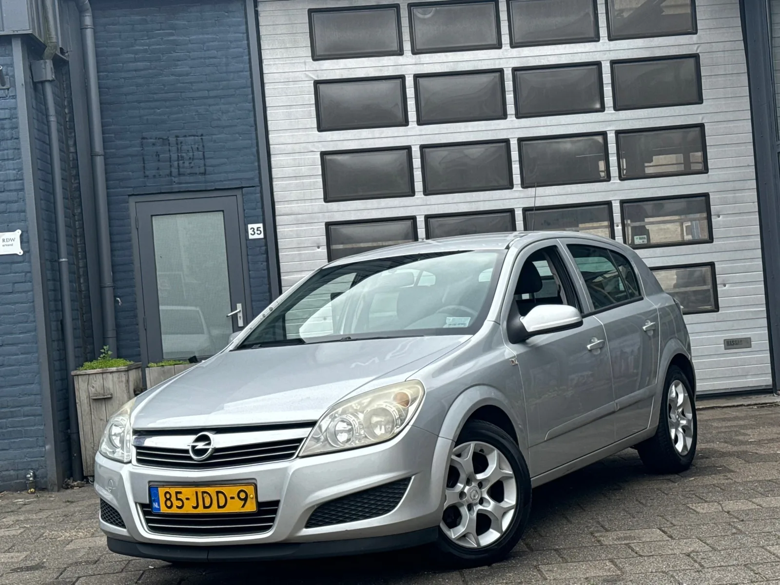 Opel Astra (2009) — foto 1