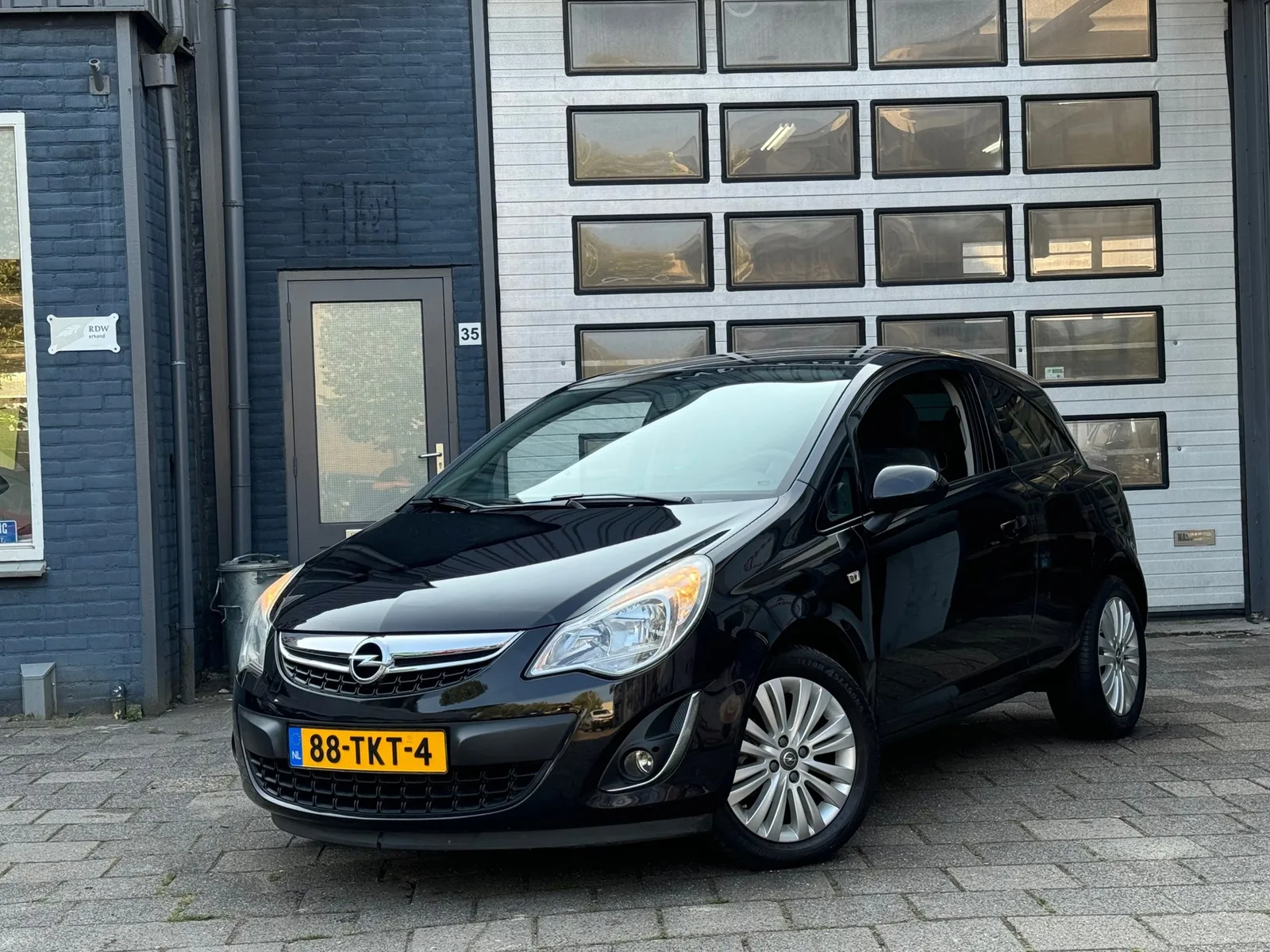 Opel Corsa (2012) — foto 1