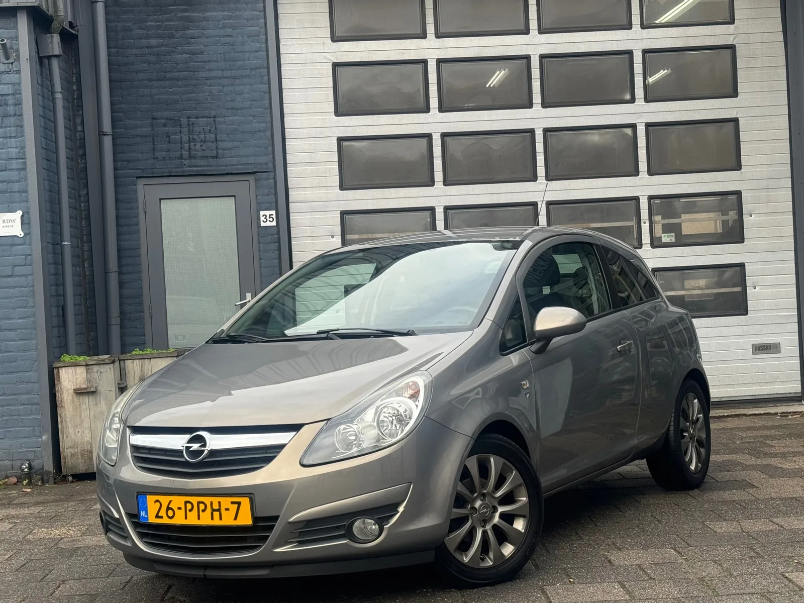 Opel Corsa (2011) — foto 1