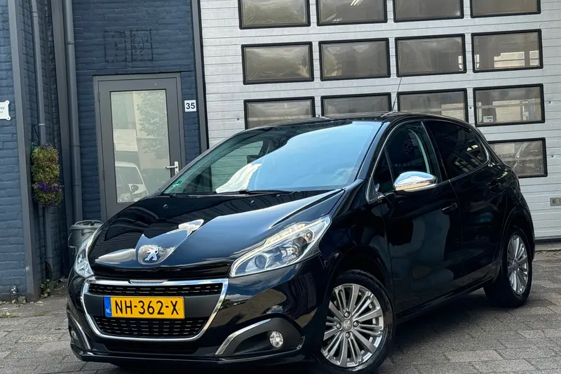 Peugeot 208 (2017)