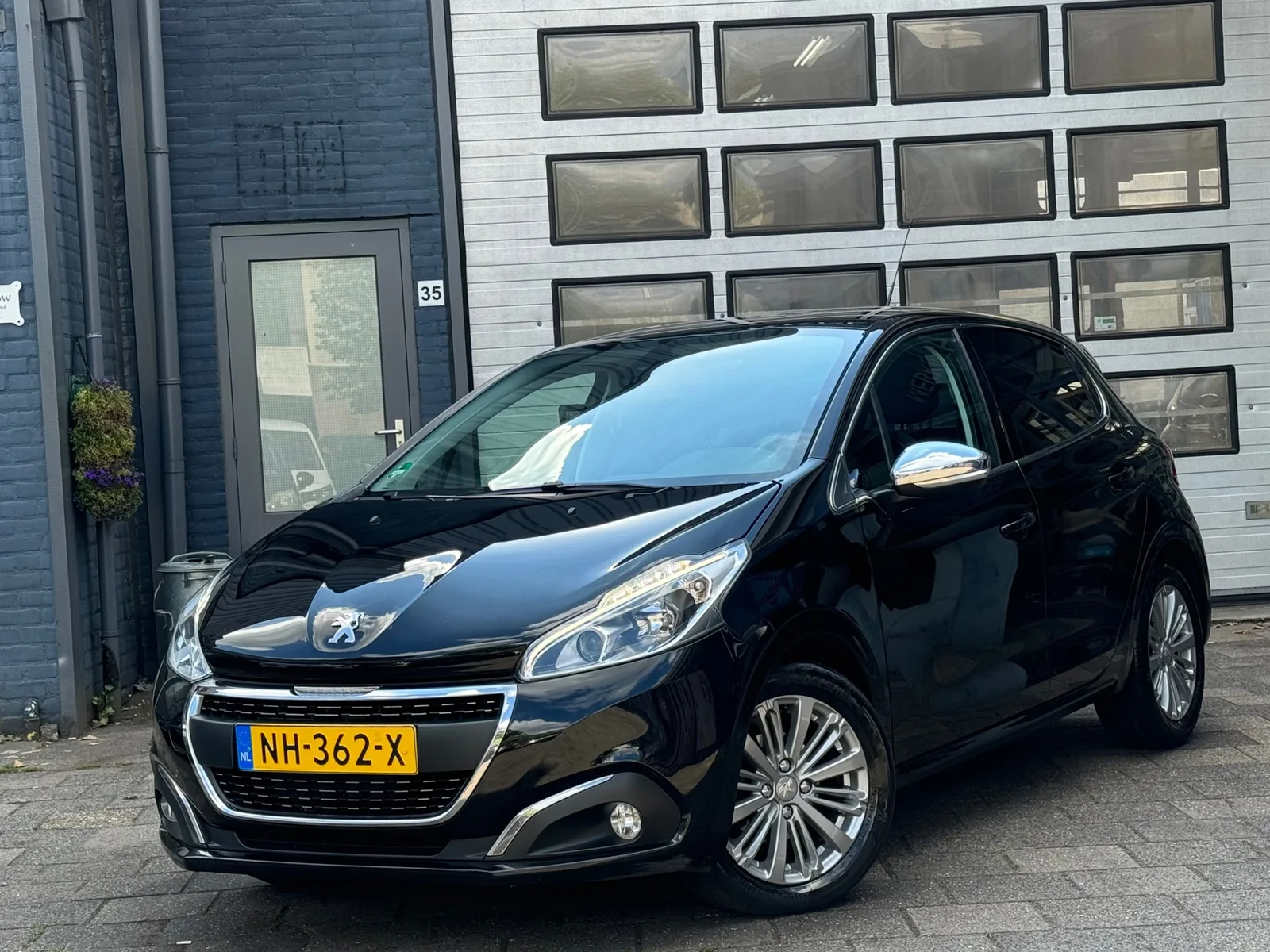 Peugeot 208 (2017) — foto 1