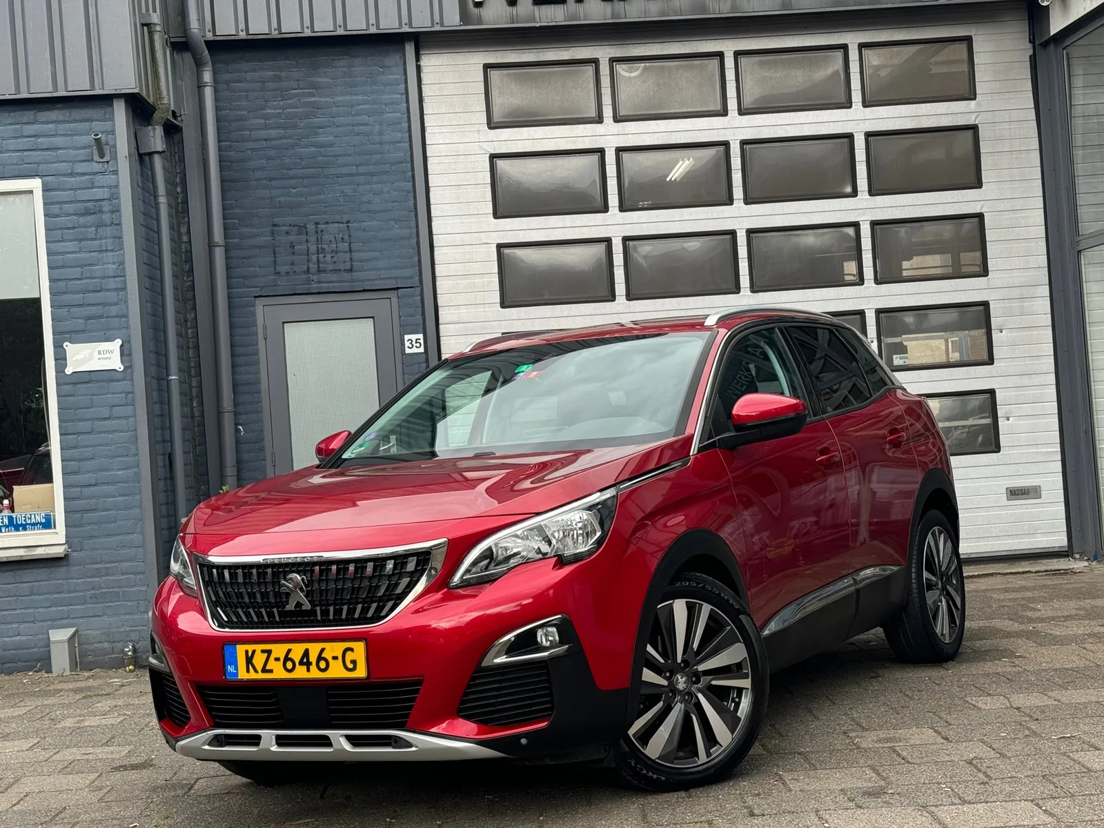 Peugeot 3008 (2017) — foto 1