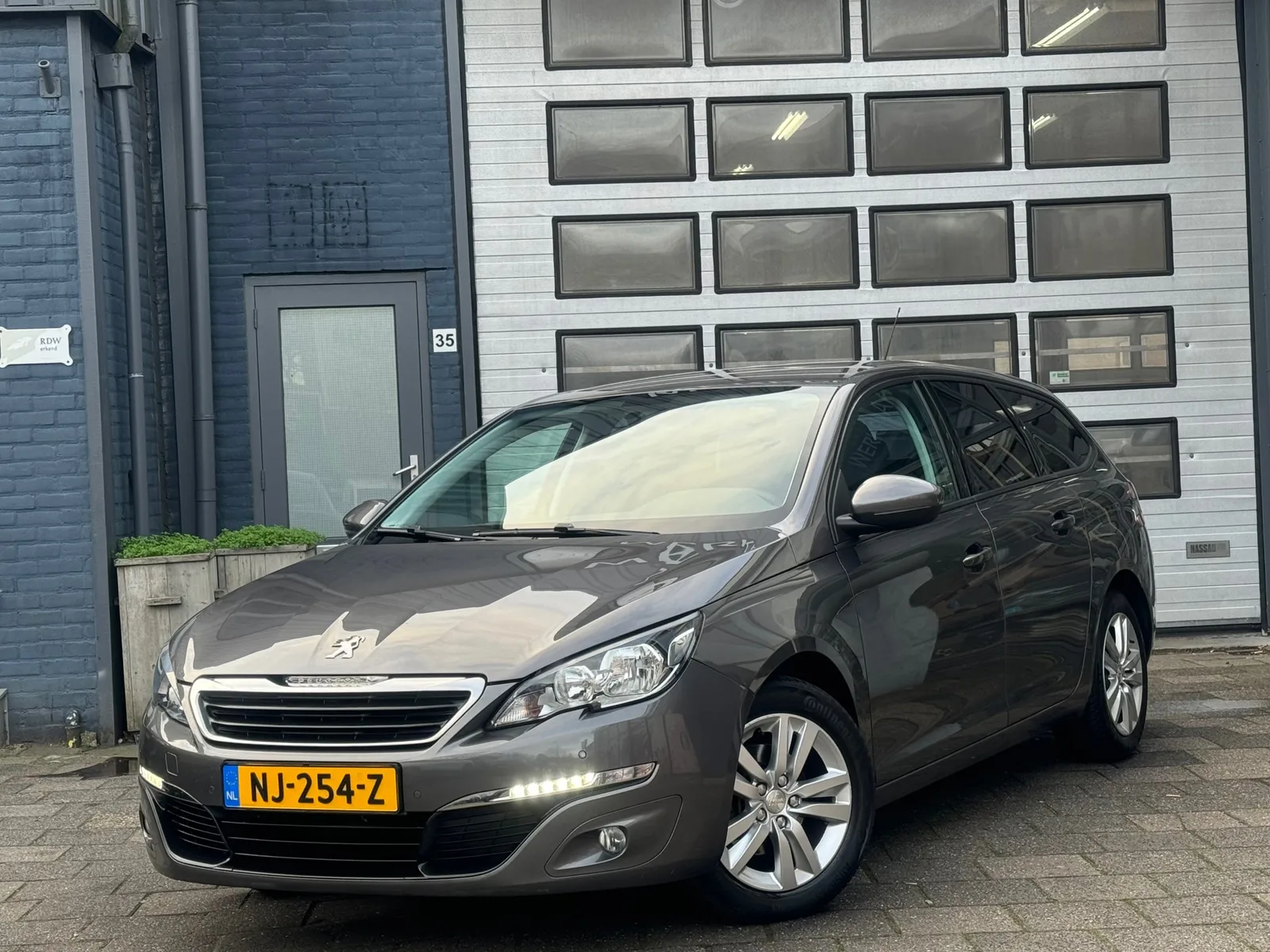 Peugeot 308 (2016) — foto 1